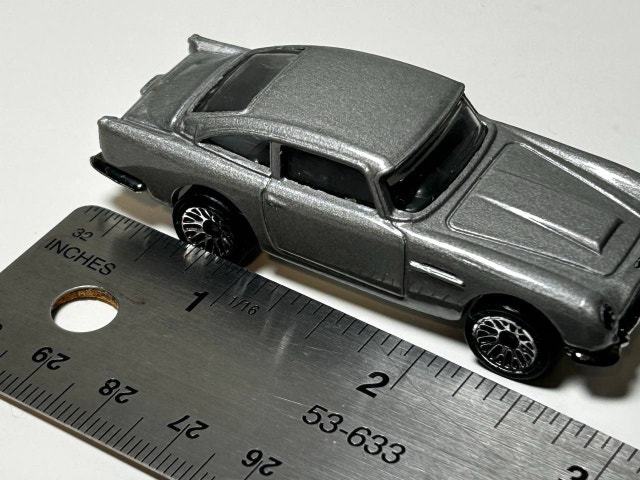 Hot Wheels Retro Entertainment Aston Martin DB5 - photo 5