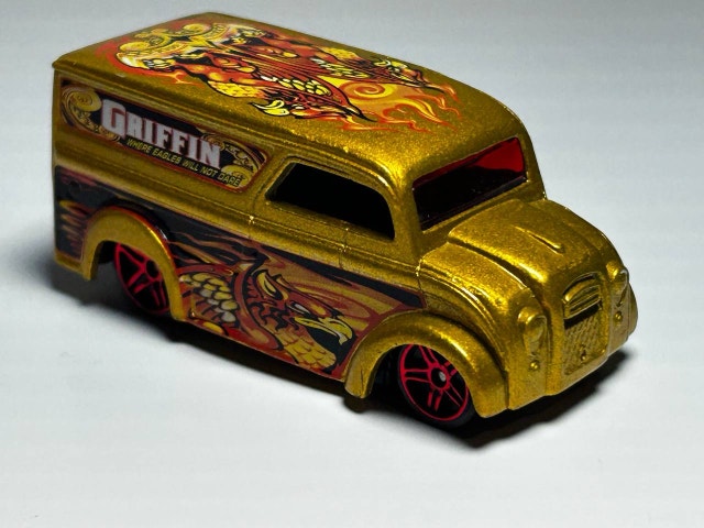 Hot Wheels 1997 Dairy Delivery Griffin