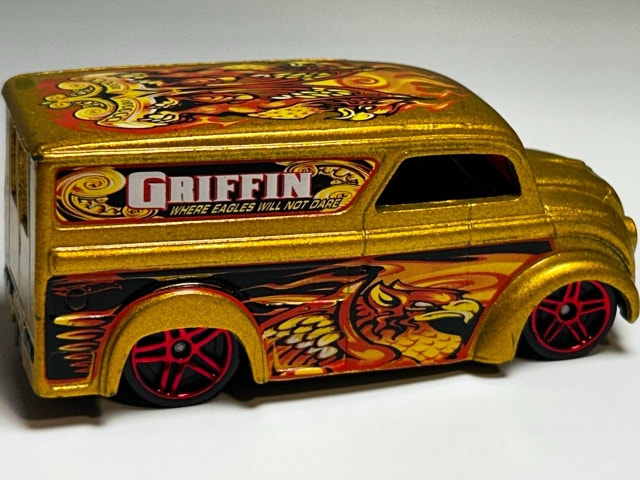 Hot Wheels 1997 Dairy Delivery Griffin - photo 2