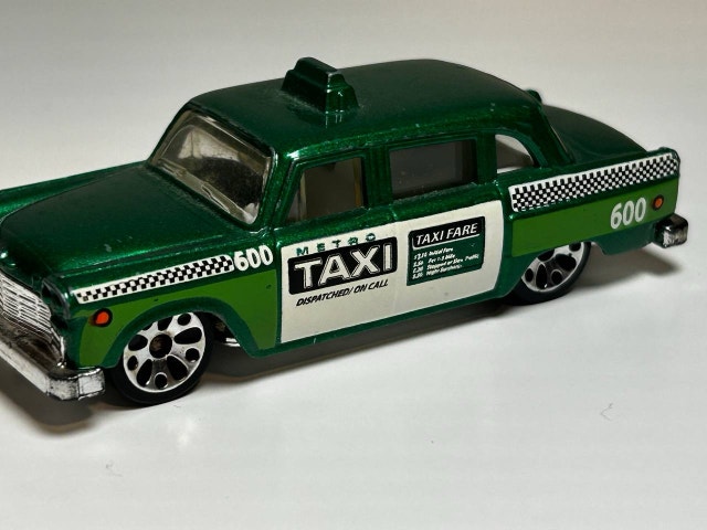 Matchbox Checker Cab 2003 Taxi, green - photo 3