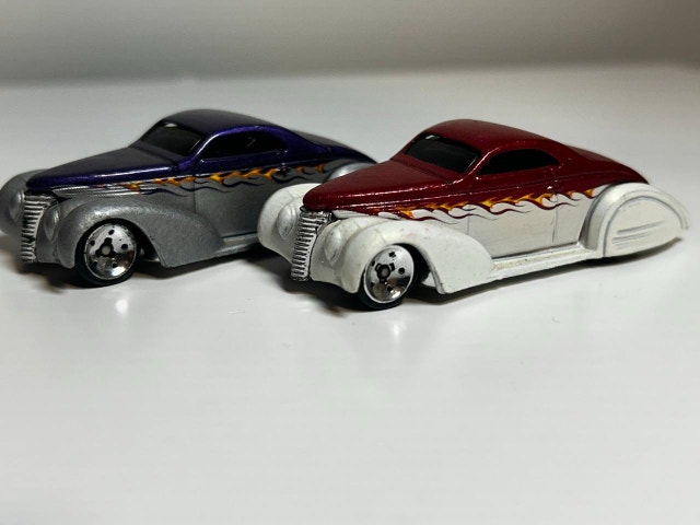 Mattel Hot Wheels Swoop Coupe set of 22002