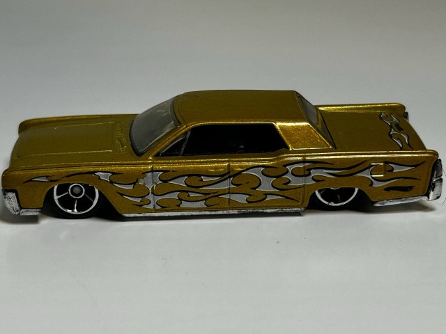 Hot Wheels 1964 Lincoln Continental - photo 2
