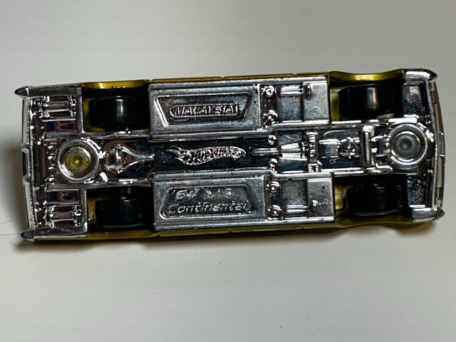 Hot Wheels 1964 Lincoln Continental - photo 3
