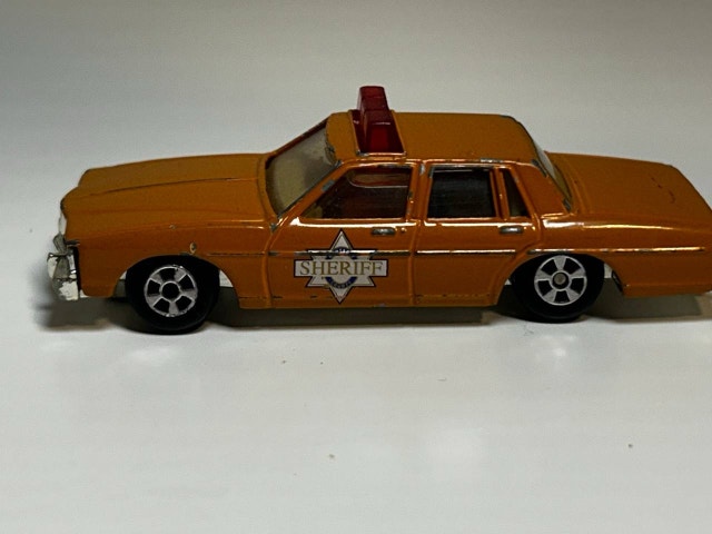 Ertl 1980 Pontiac Bonneville Sheriff Car - photo 2