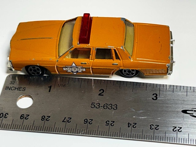 Ertl 1980 Pontiac Bonneville Sheriff Car - photo 3