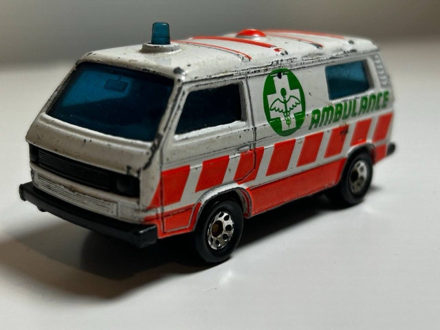 Matchbox Volkswagen Transporter Ambulance Vintage 1987