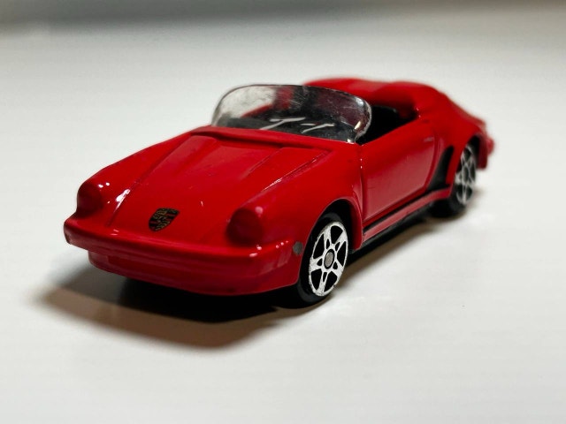 Maisto '86 Porsche 911 Speedster 1:64 Die-Cast