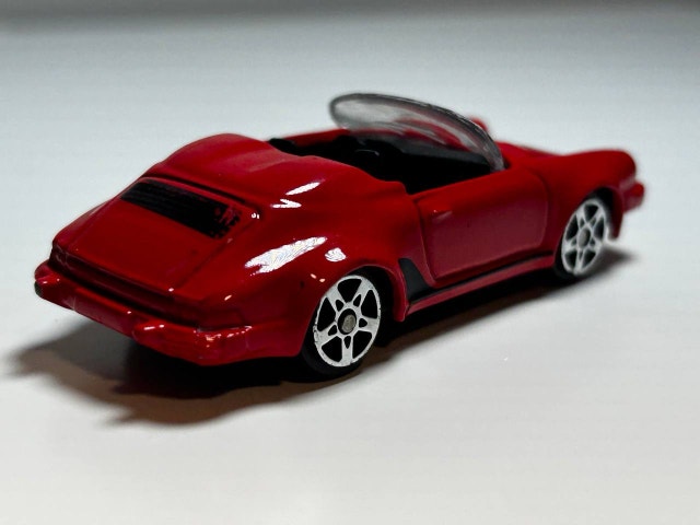Maisto '86 Porsche 911 Speedster 1:64 Die-Cast - photo 3