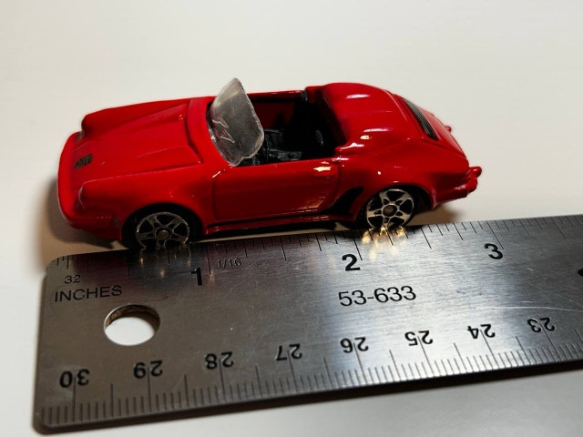 Maisto '86 Porsche 911 Speedster 1:64 Die-Cast - photo 5