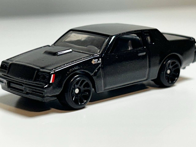 Hot Wheels 1987 Buick Grand National Collector Car