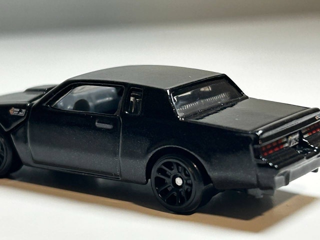 Hot Wheels 1987 Buick Grand National Collector Car - photo 4