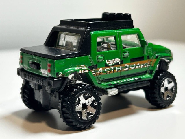 Hot Wheels Thrill Racers Earthquake Patrol HUMMER H2 Loose