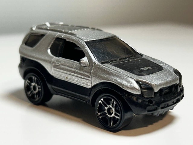 2000 Isuzu VehiCROSS 1/64 Diecast Model