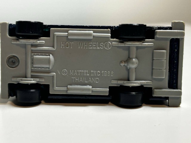 Hot Wheels 1986 Police S. W. A. T. Van #86 - photo 5