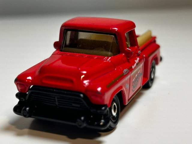 1957 GMC STEPSIDE PICKUP TRUCK 1:64 Matchbox 2009, 2015 - photo 4