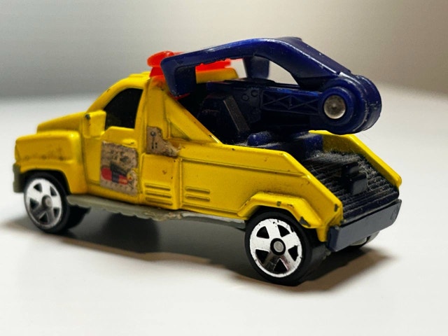 2002 McDonalds Matchbox Yellow Wrecker Tow Truck Die Cast Toy - photo 2