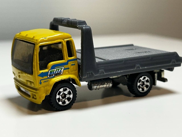 Matchbox 1999 Delivery Roll Back Low Boy Truck 1/64 Diecast - photo 2