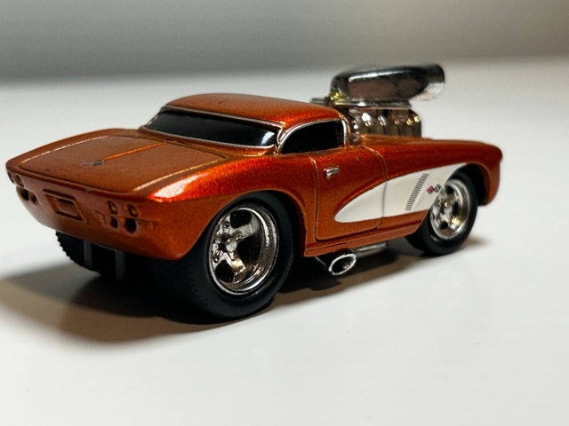Muscle Machines 1/64 Diecast Chevrolet Corvette - photo 4