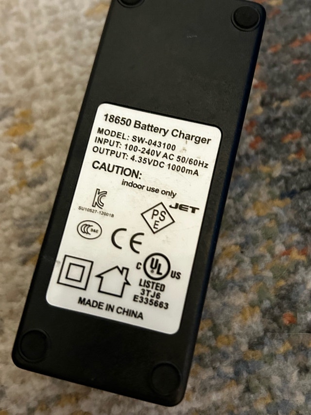 18650 Battery Charger SW-043100 100-240V AC - photo 2
