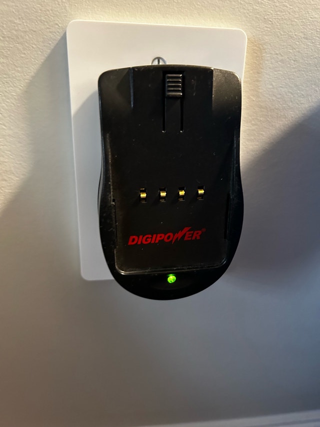 DigiPower Travel Charger TC-500 For Lithium w/ Plate TCP-BK1