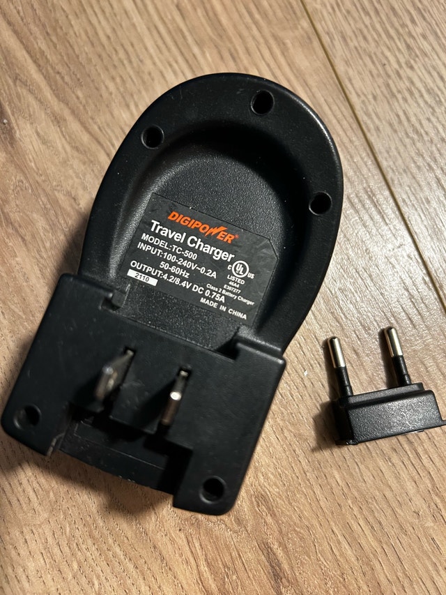 DigiPower Travel Charger TC-500 For Lithium w/ Plate TCP-BK1 - photo 2