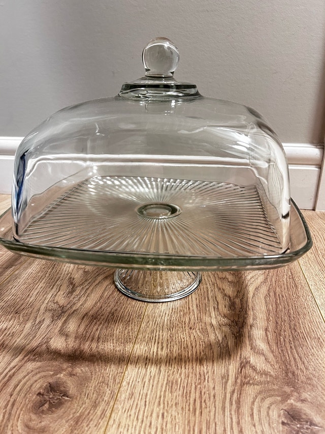 Glass Pedestal Cake Stand with Dome K-8008