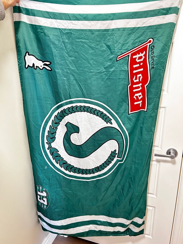 33”x59” Old Style Pilsner Flag MCL-13