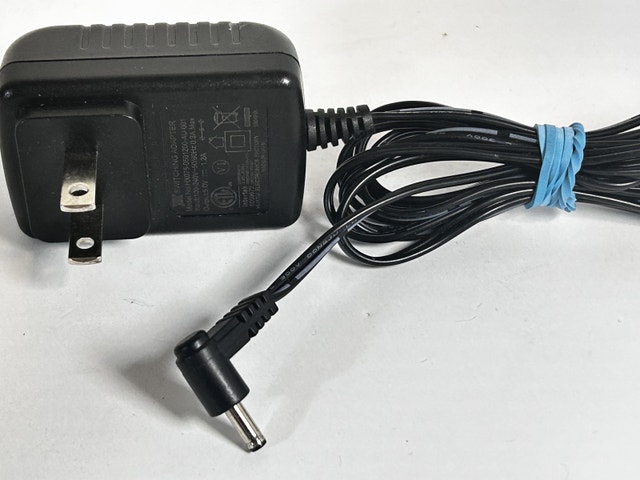 HX075-0501200-AU-001 Switching Adapter 5V 1.2A