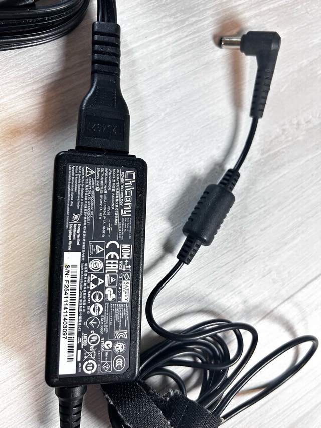 Chicony Power Adapter #24 - photo 2