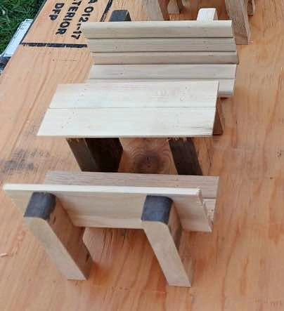Cedar Squirrel Picnic Table Feeder