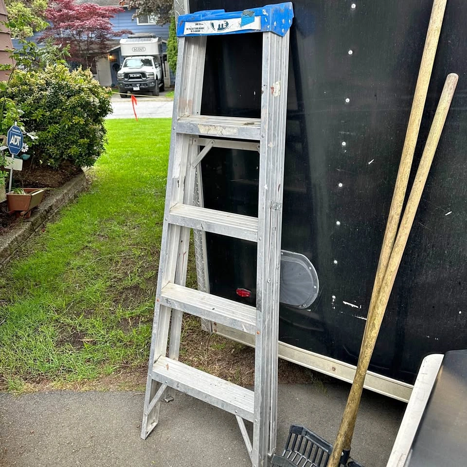 5 Foot Aluminum Ladder