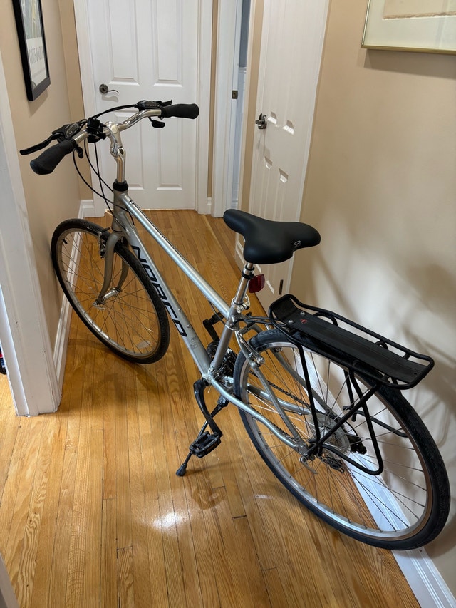 Norco Yorkville Hybrid Bicycle - Size M