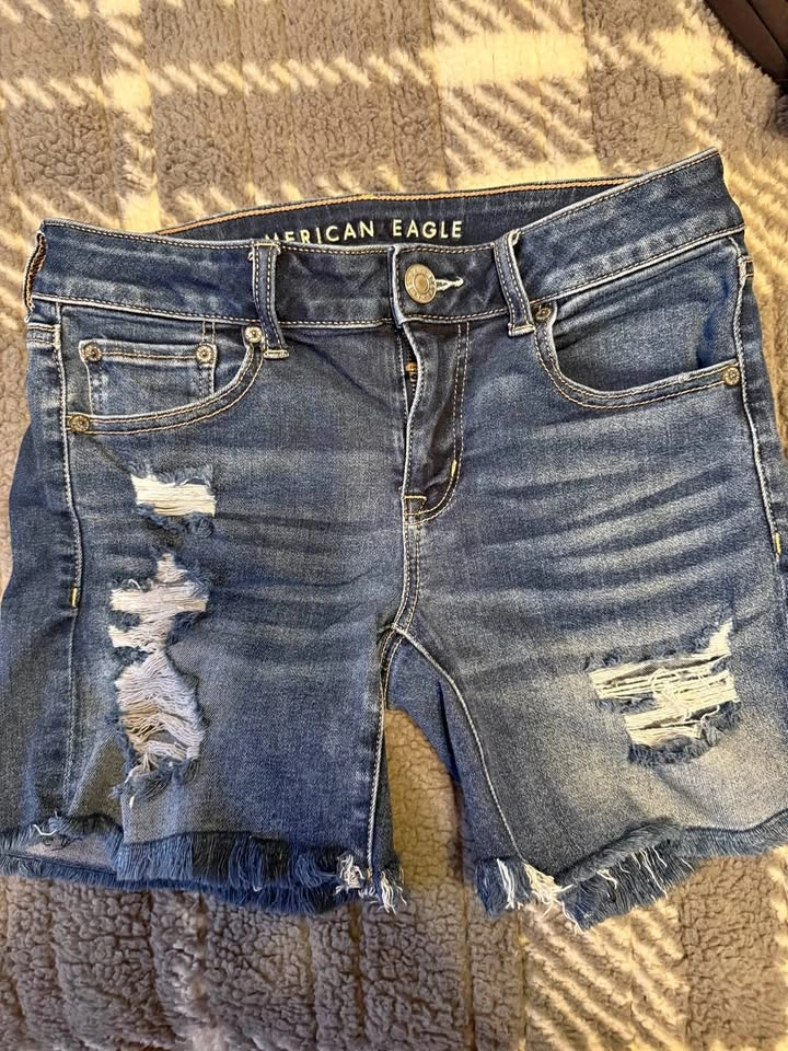 American Eagle Shorts Size 4
