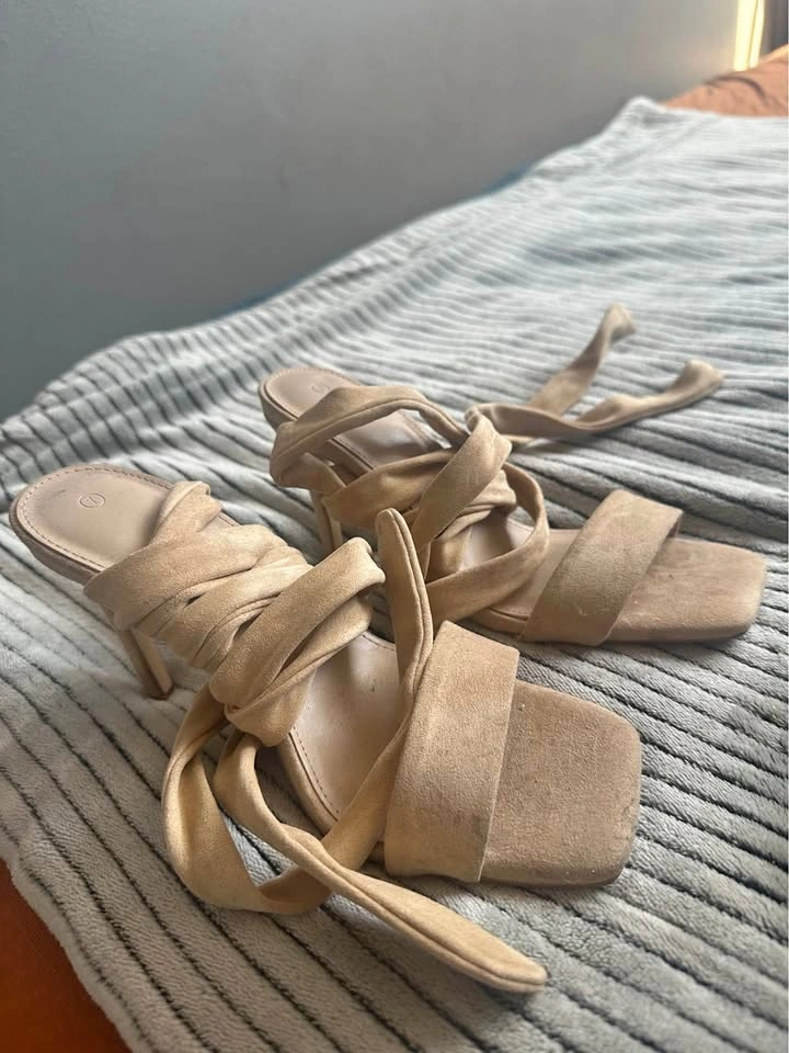 Nude feels