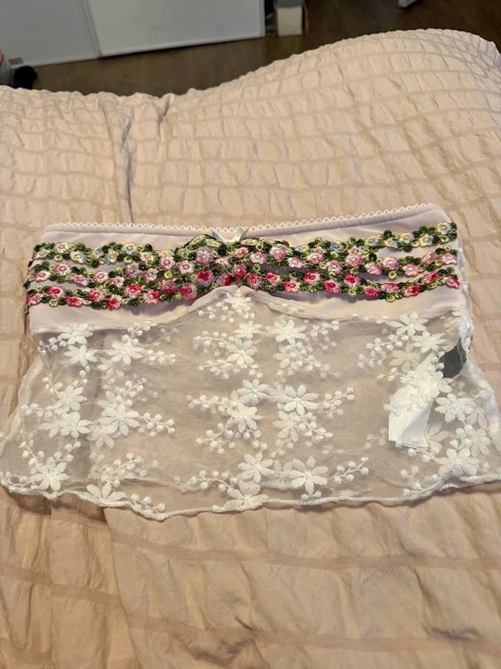 SHEIN lace flower croptop