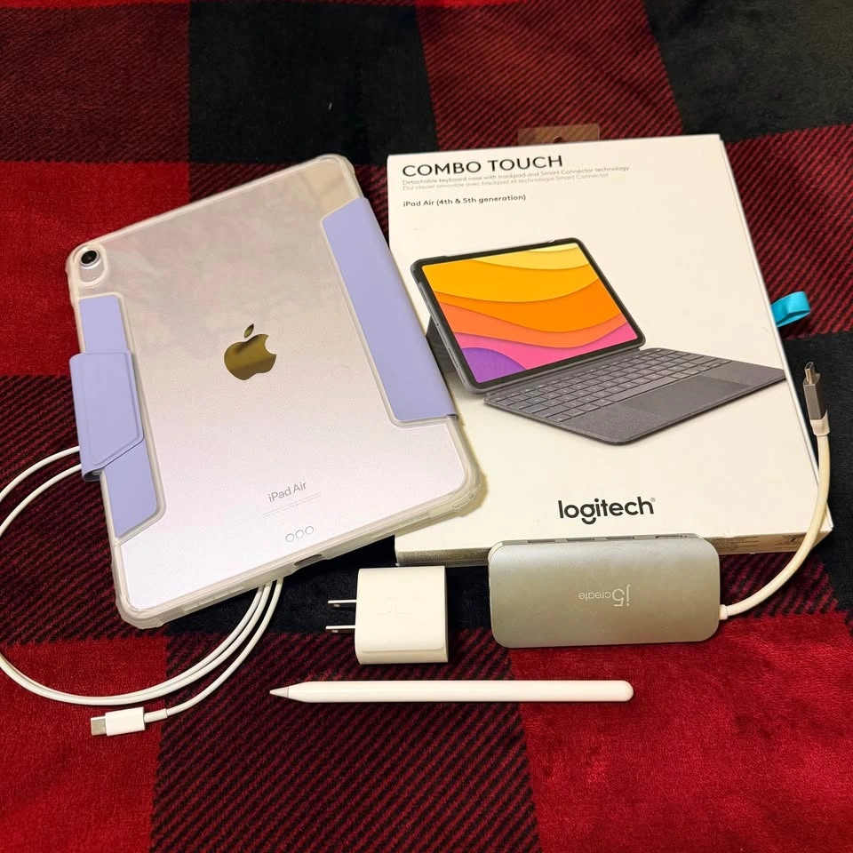 Apple iPad Air M2 128GB Bundle w/ Keyboard & Pencil - photo 2
