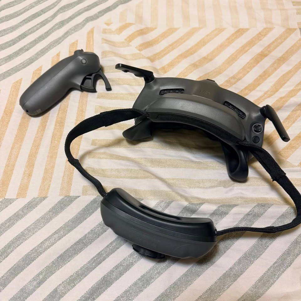 Sealed DJI Avata 2 Drone with Goggles 3 and RC Motion 3 - photo 4