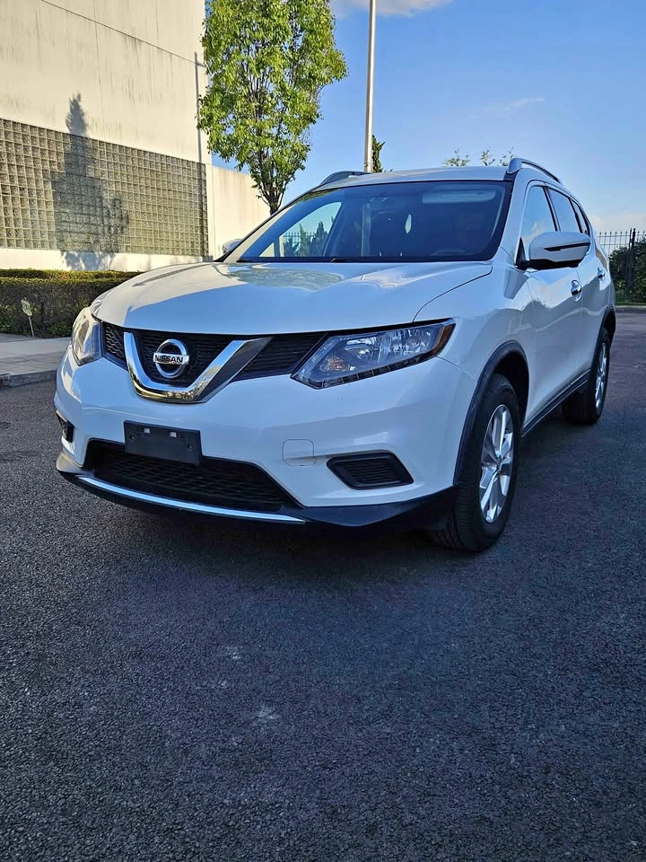 2016 Nissan Rogue SV Sport Utility 4D