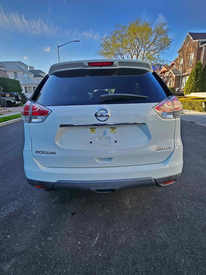 2016 Nissan Rogue SV Sport Utility 4D - photo 4