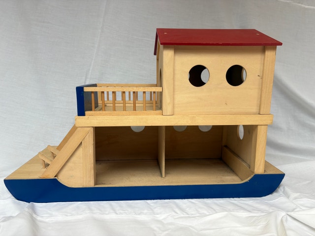 Doll House Boat - photo 2