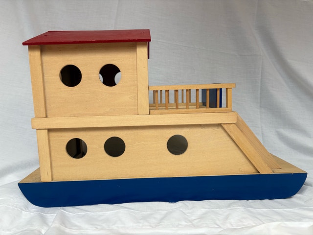 Doll House Boat - photo 4