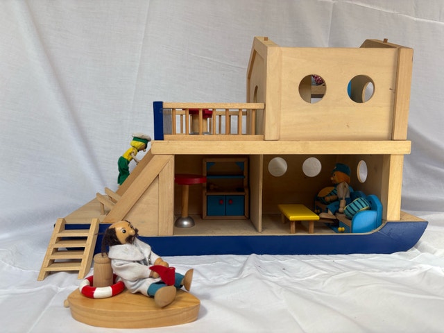 Doll House Boat - photo 5