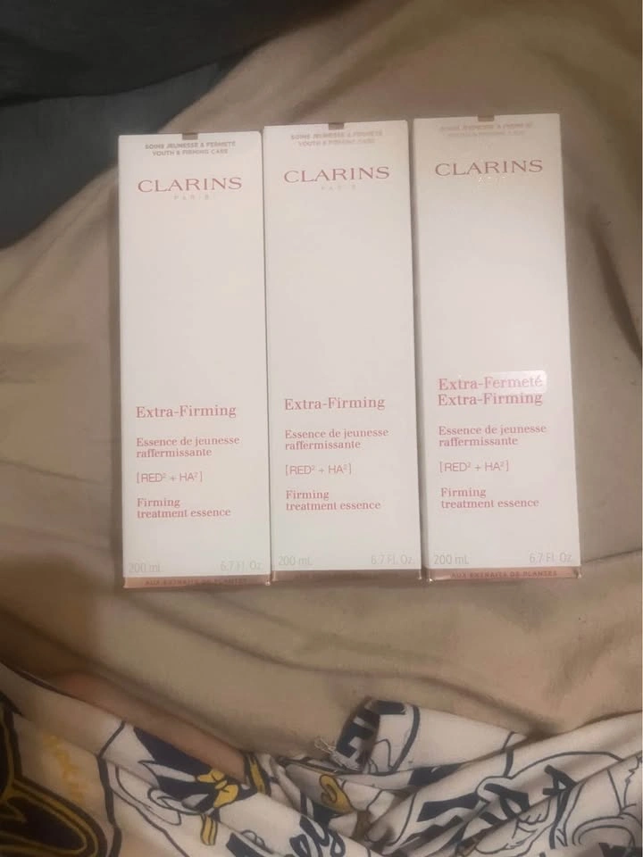 Clarins Extra Firming Essence - photo 2