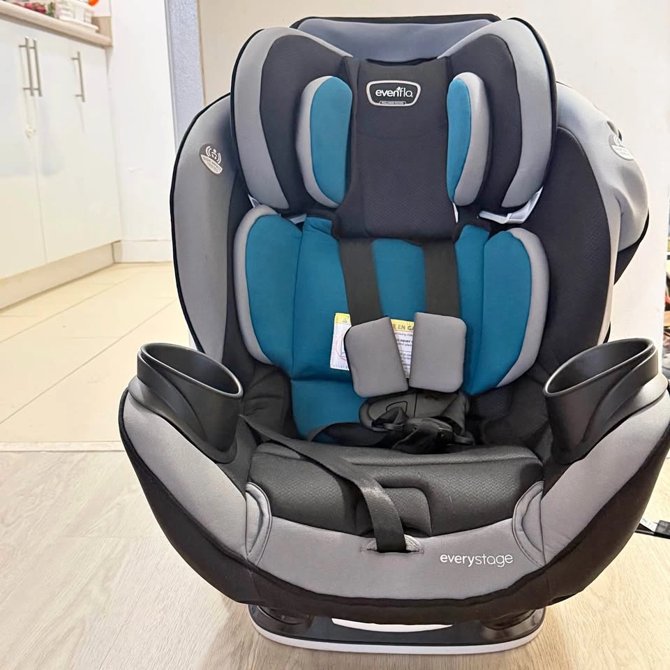 Like New Evenflo DLX Car Seat - Barely Used