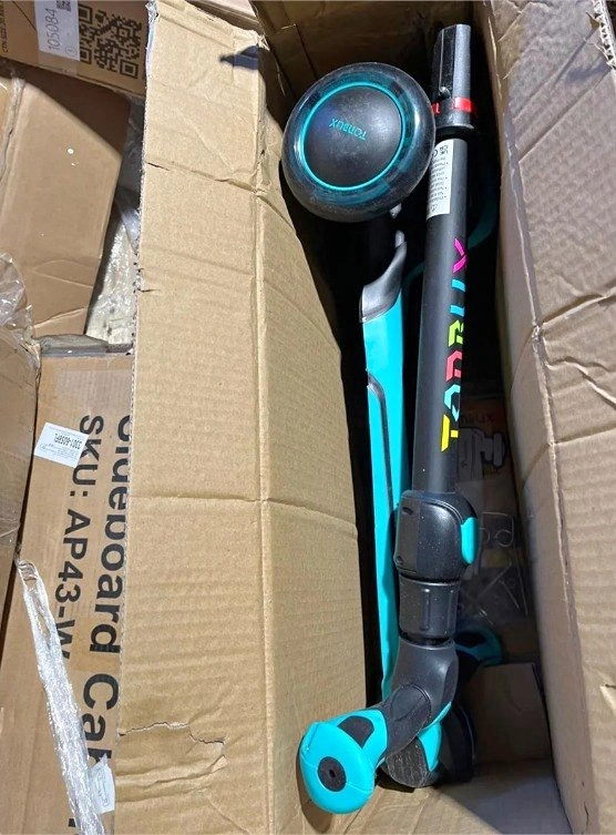 NEW Kids Scooter Light Up Wheels Foldable