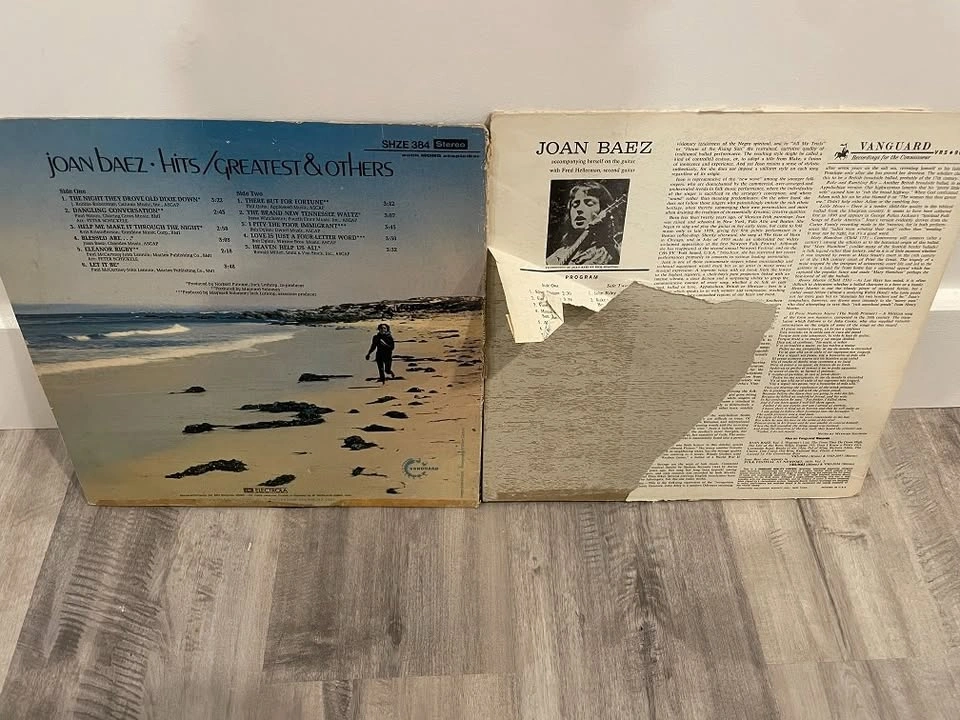 Joan Baez Vtg Vinyl LPs - Lot of 2 - photo 2