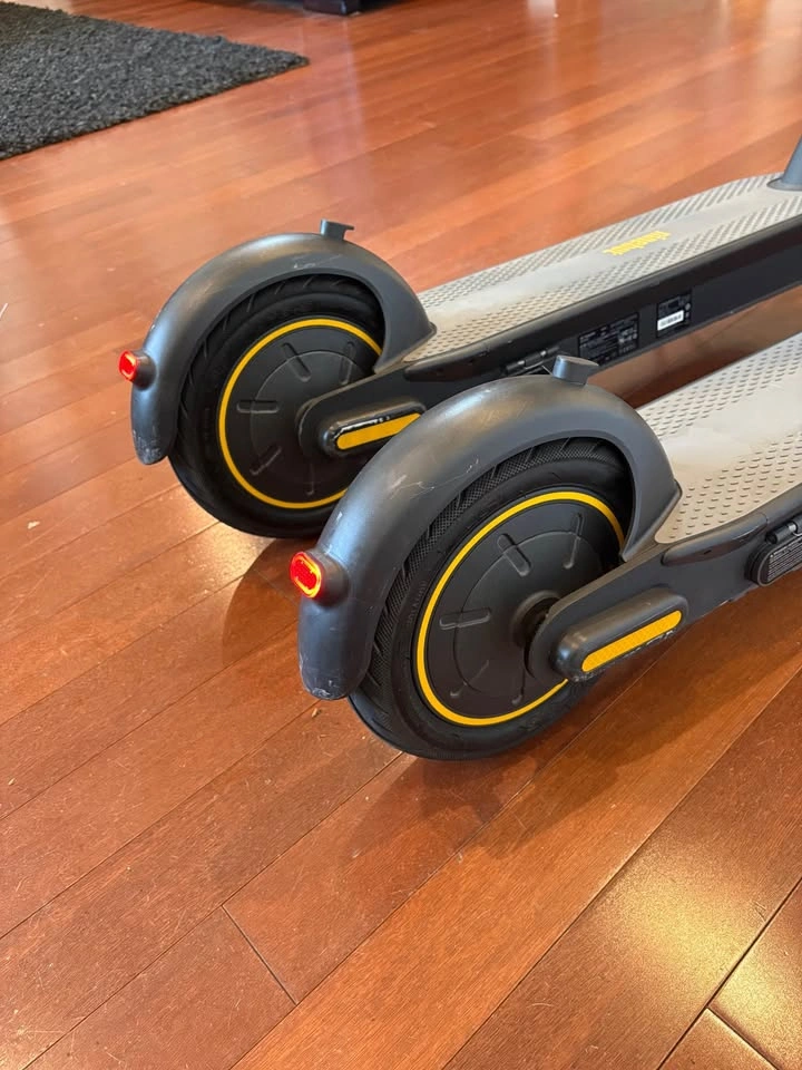 Ninebot Max G30 Scooter - photo 3
