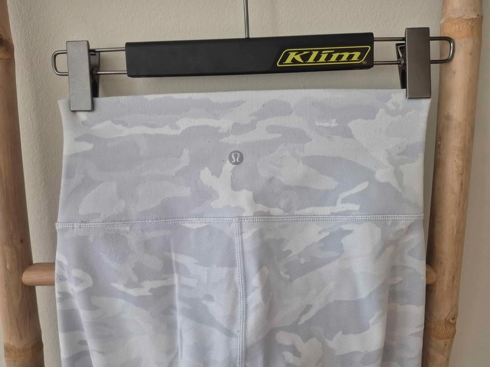 Lululemon leggings size 6 - photo 2