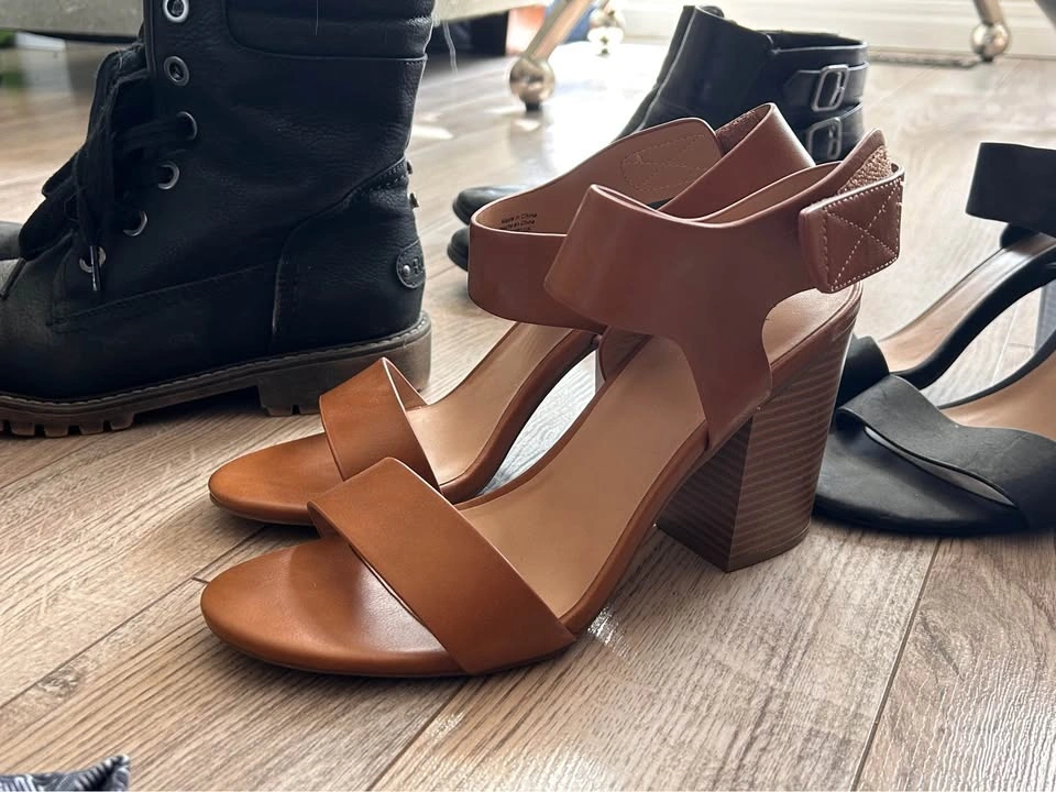Women's & Men's Shoes Lot - $5 Each - photo 4