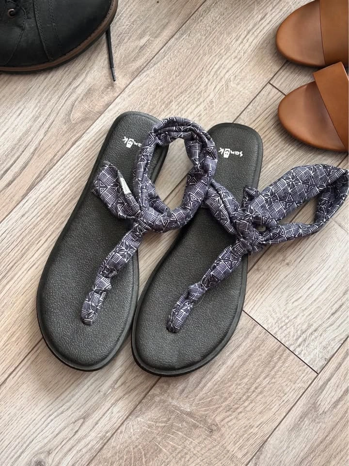 Women's & Men's Shoes Lot - $5 Each - photo 5